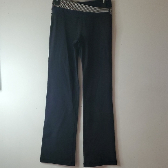 Lululemon Astro Pants Size 6 Reg Black Yoga Athleisure - Picture 1 of 12